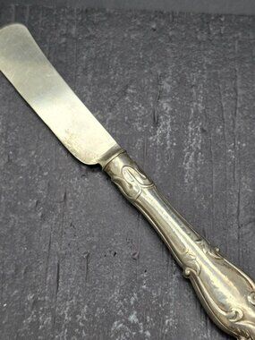 Antique Silver Butter Spreader Knife With Ornate Handle Design HS256